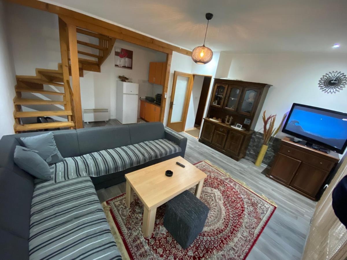 Asja Guest House Lukavac Eksteriør billede